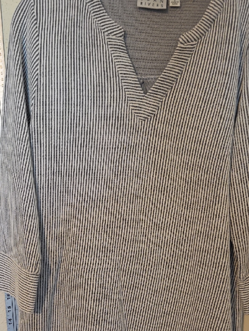 Joan Rivers Light Gray Ribbed Knit Top - Picture 2 of 6
